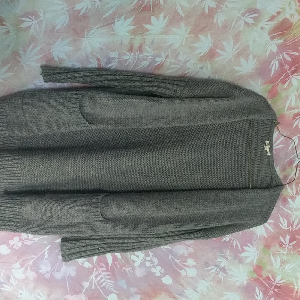 Grey cardi